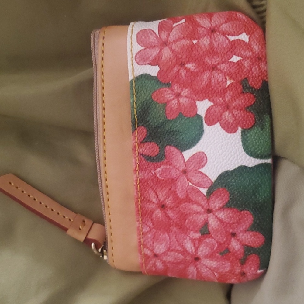 D&B gorgeous Id/Coin holder - Picture 6 of 6